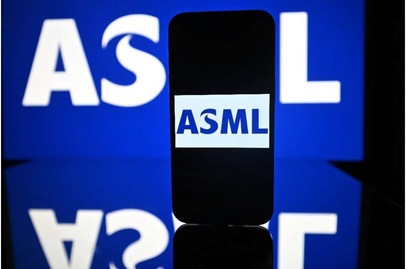 ASML, which makes cutting-edge machines that manufacture semiconductors, saw net sales come in as forecast.
