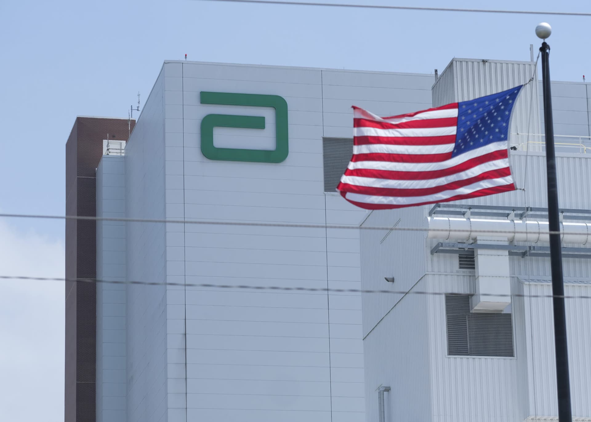 雅培向国会施压,要求为其早产儿配方奶粉诉讼提供保护,否则可能面临数十亿美元损失